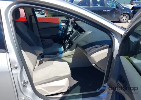 2012 Ford Focus Se z USA, uszkodzony, nr VIN 1FAHP3F24CL455631